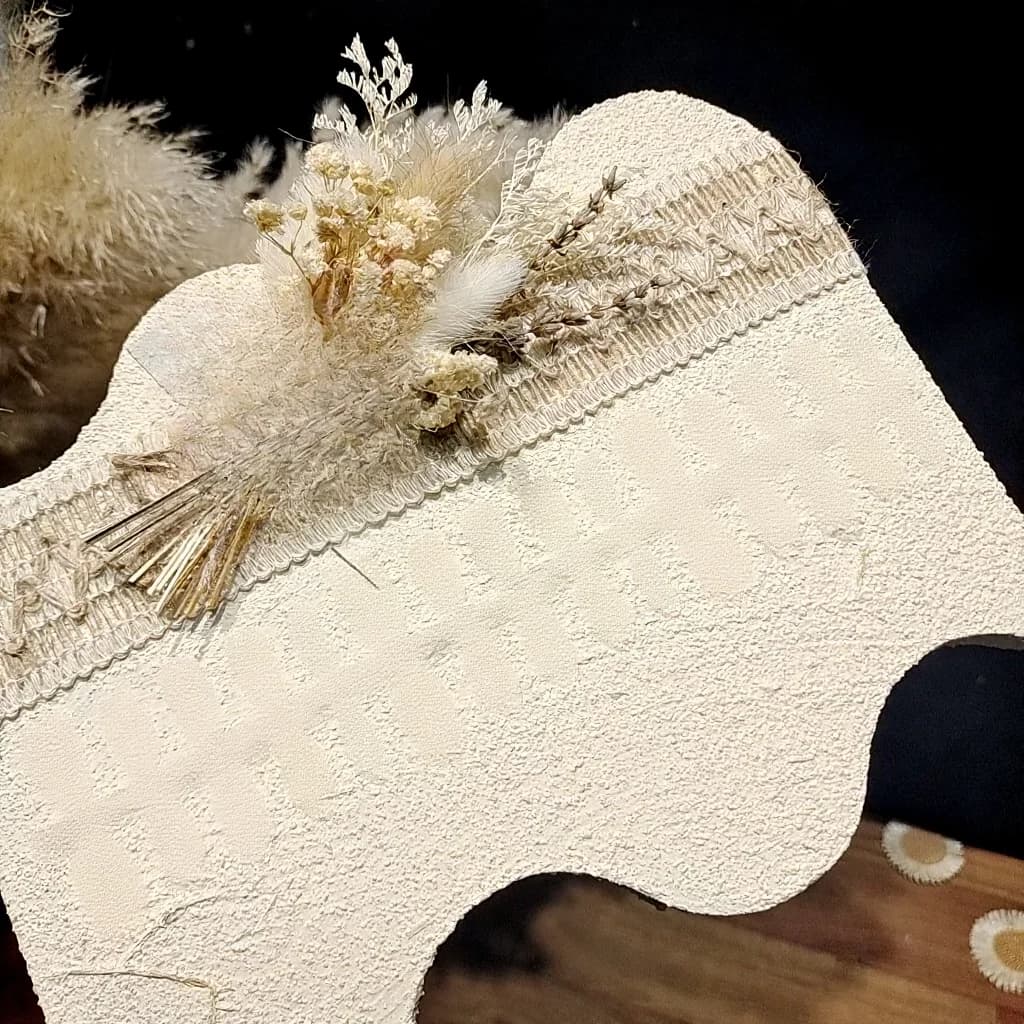 ציפורניים מלאכותיות קצרות בצורת באלרינה, אפקט עין חתול עם נקודות