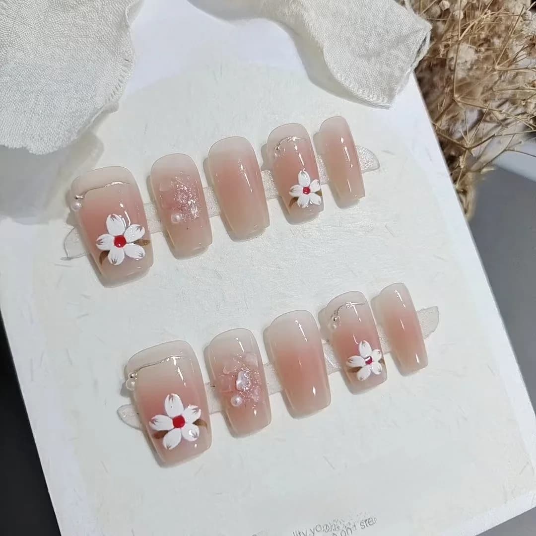 ציפורניים מלאכותיות קצרות בצורת קופין, דגם מגנוליה ורוד עדין
