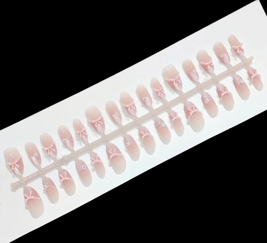 ציפורניים מלאכותיות Cat Eye נוצצות, ביצניות בינוניות, 30 יחידות