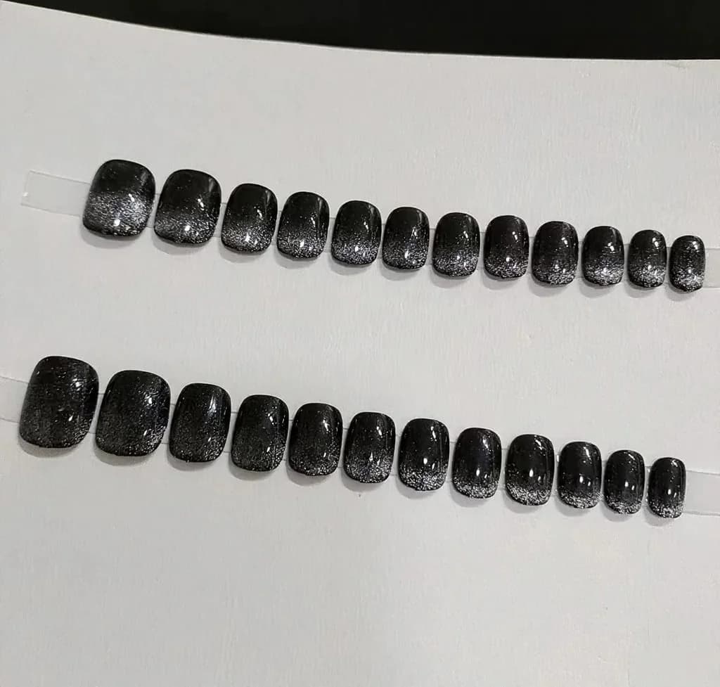 ציפורניים מלאכותיות קצרות שחורות קריסטל, אפקט עין חתול ונצנצים