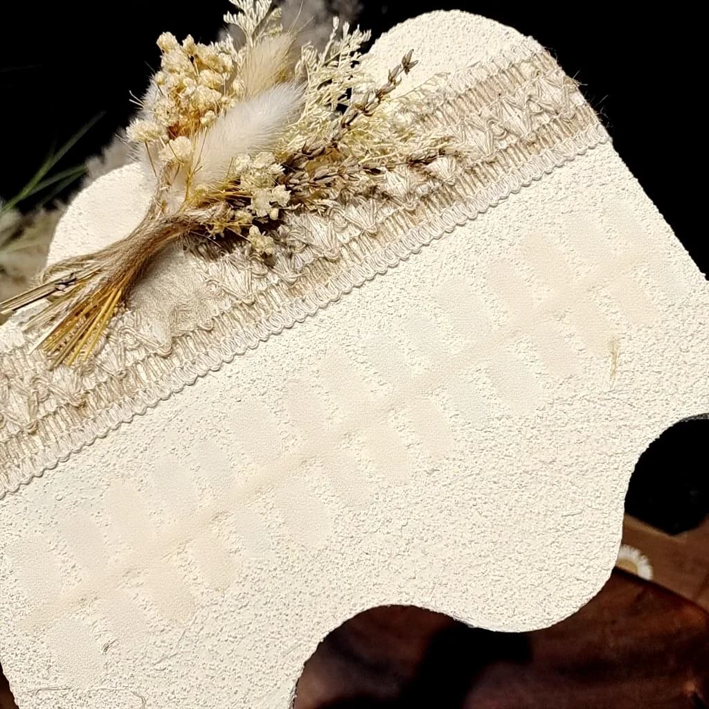 ציפורניים מלאכותיות בצורת בלט קצרה עם עיצוב עין חתול ונצנצים