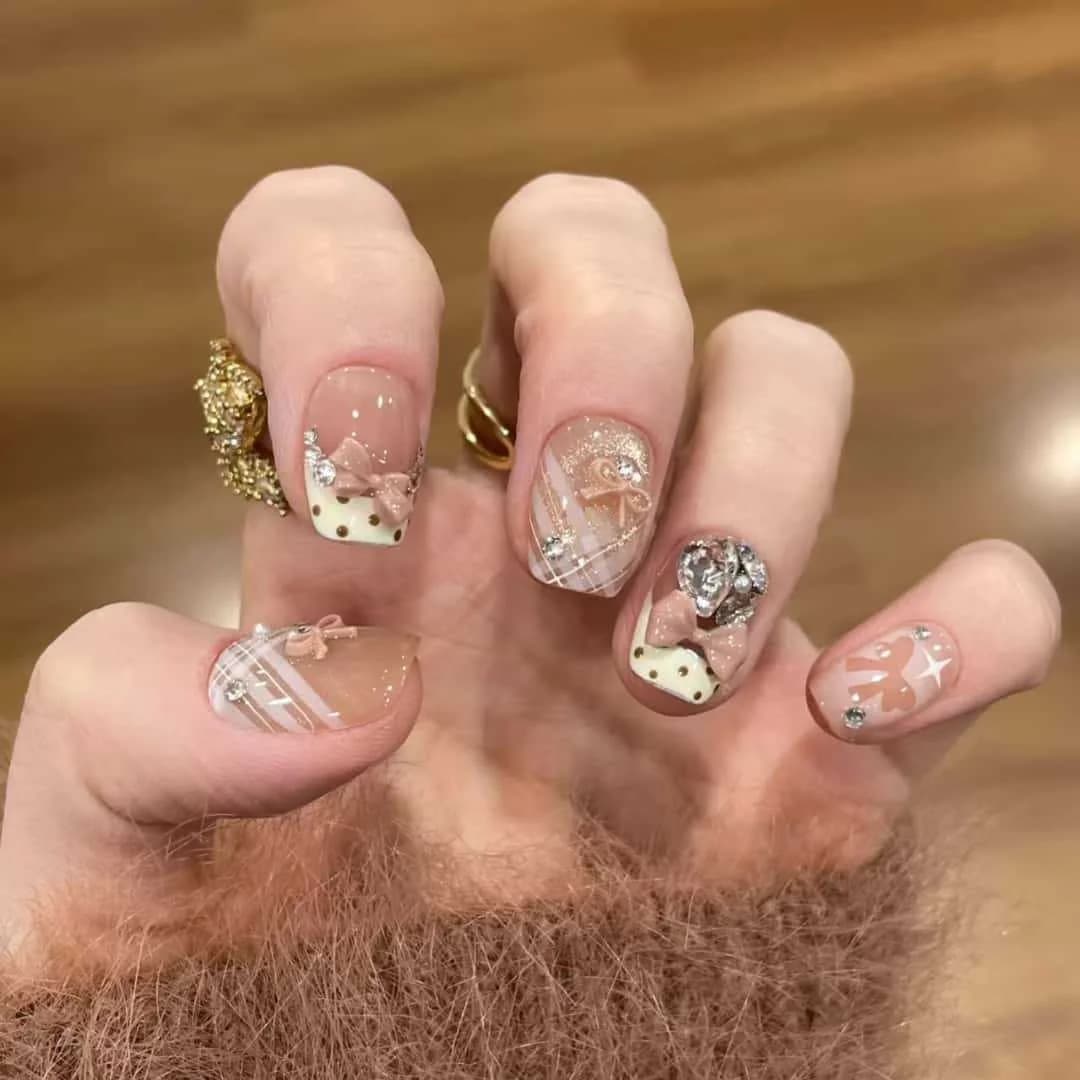 ציפורניים מלאכותיות Creamy Lily טיפ צרפתי Cat Eye קצר Coffin, 30 יחידות