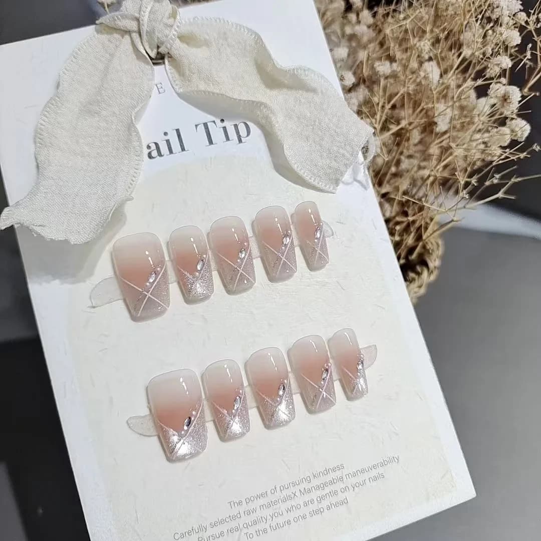 ציפורניים מלאכותיות קצרות בצורת קופין, עיצום עין חתול ורוד עדין, סט של 10 יחידות